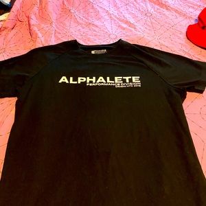Alphalete t-shirt - performance fit - size M